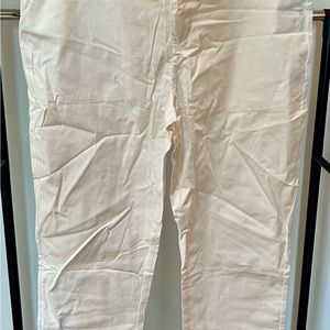 🟢 Men’s White Pants, size XL.